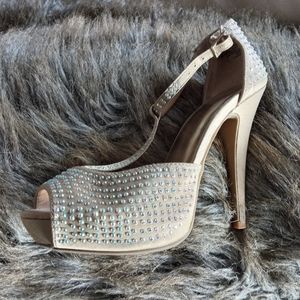 Xhilaration rhinestone bling heel 6